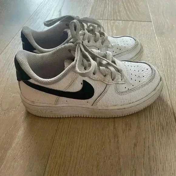 Nike Force 1 Little Kids' Shoes White Black Size 10.5 - Picture 1 of 4